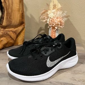 Woman’s Wide Nike Running Shoes